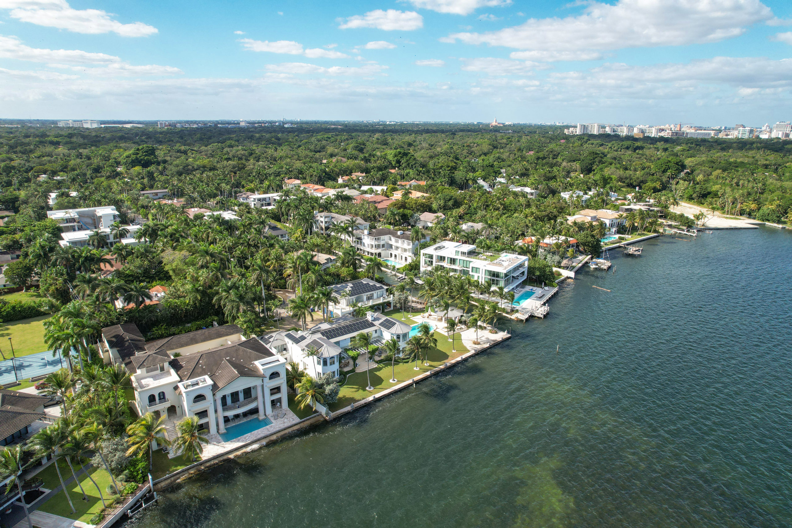 Coconut Grove Waterfront Homes - Miami Luxury Homes explained DSG
