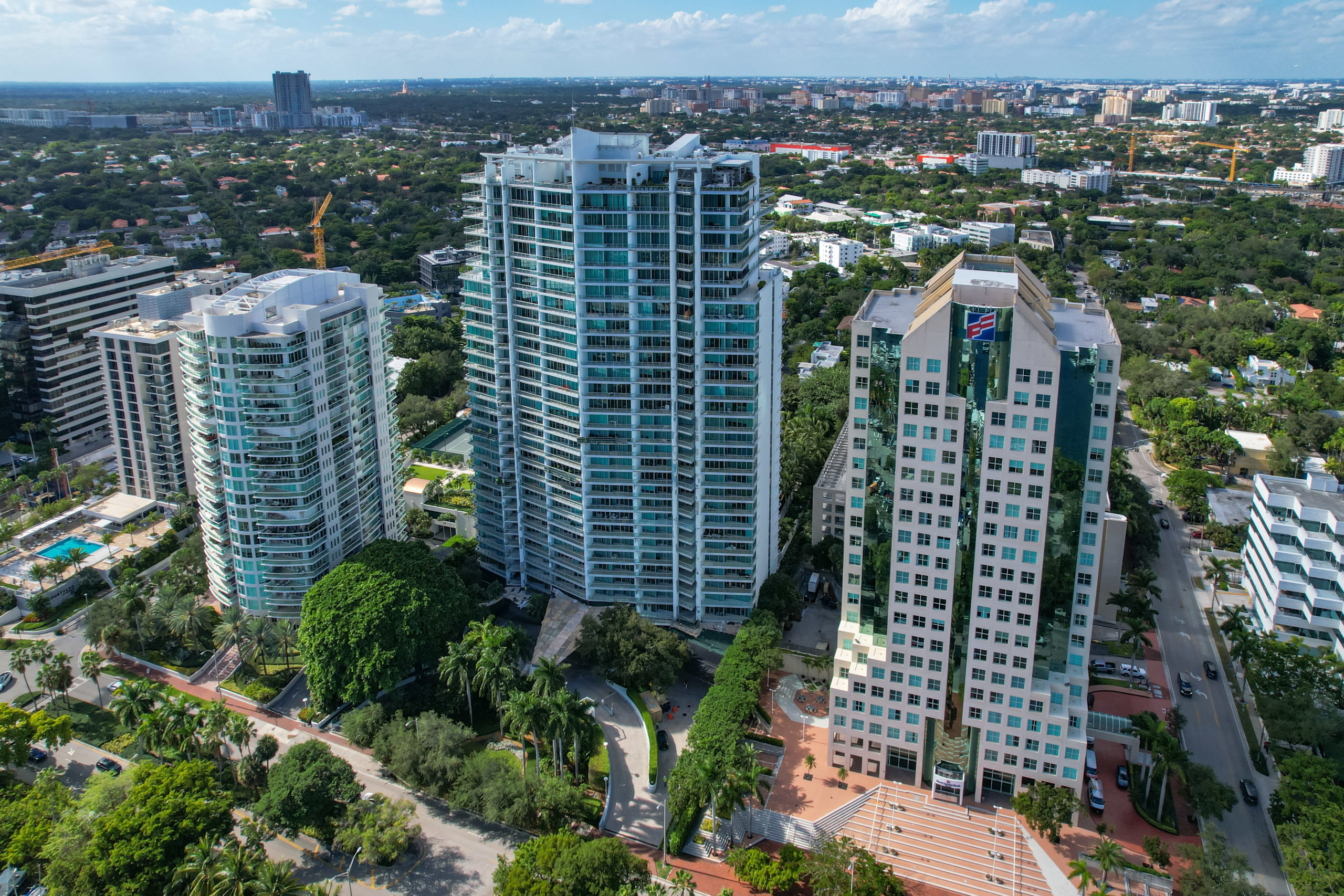 Grovenor House in Coconut Grove - Majestic Residences with Bay and Marina Views DSG