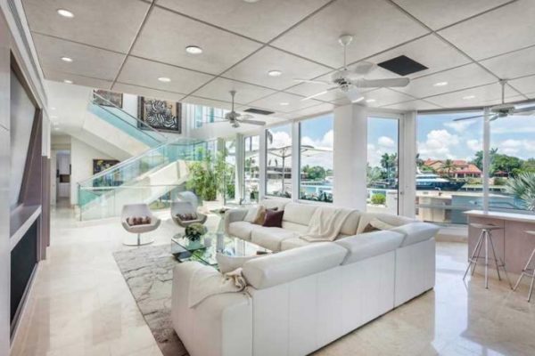 420-tahiti What are the best Waterfront Homes in Coral Gables?What are the best Waterfront Homes in Coral Gables?