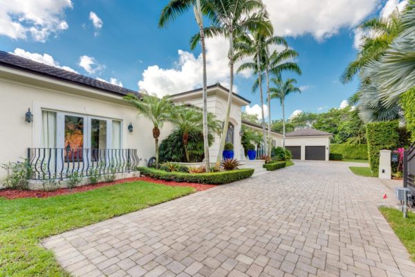 6090 SW 112 Th Street - Pinecrest home for sale