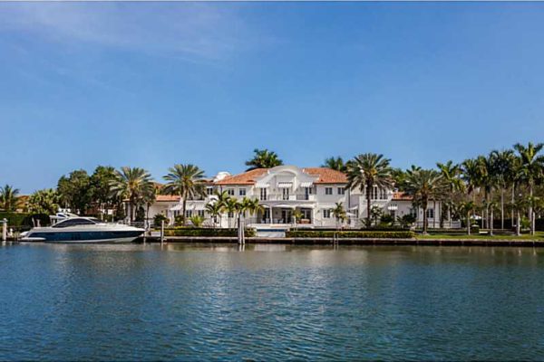 A2079098 The best gated communities in Coral Gables: Deering Bay