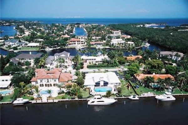 https://luxlifemiamiblog.com/wp-content/uploads/2016/06/Old_Cutler_Bay_-_water_view.jpg The Best Gated Community in Coral Gables: Old Cutler Bay