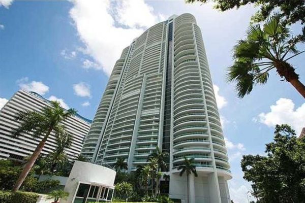 santam6 What is the best condo in Brickell?