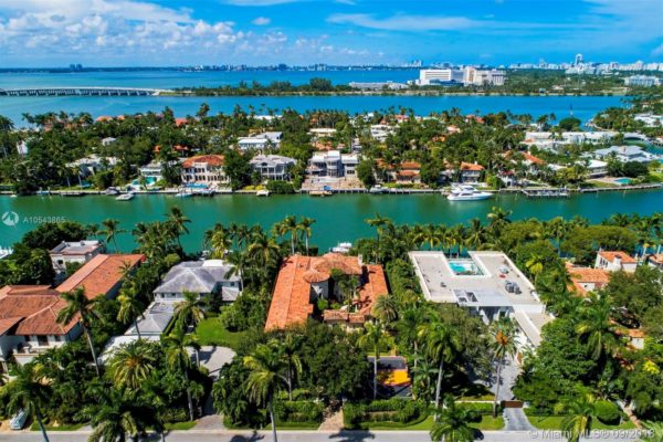 The Best Waterfront Communities on Miami Beach The Best Waterfront Communities on Miami Beach
