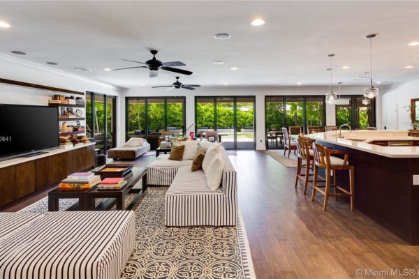 What is the Value of Coral Gables Homes Vs Pinecrest Homes?