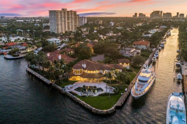 What are the Best Waterfront Point Lot homes in Fort Lauderdale?