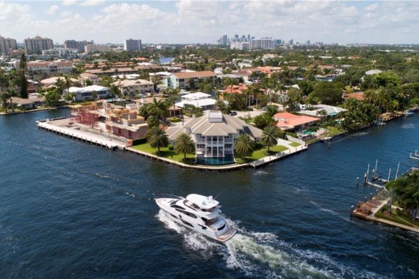 What are the Best Waterfront Point Lot homes in Fort Lauderdale?