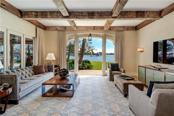 What are the Best Waterfront Point Lot homes in Fort Lauderdale?