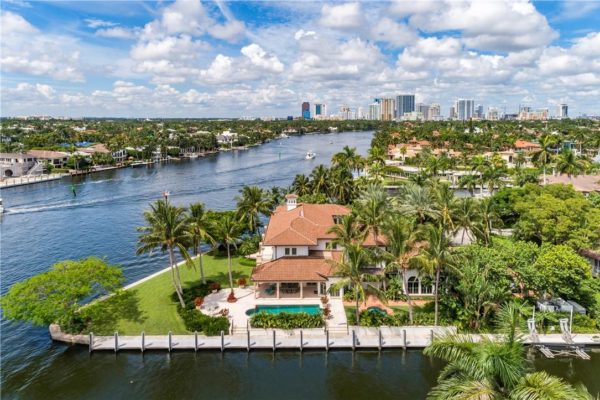 What are the Best Waterfront Point Lot homes in Fort Lauderdale?