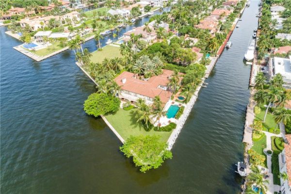 What are the Best Waterfront Point Lot homes in Fort Lauderdale?