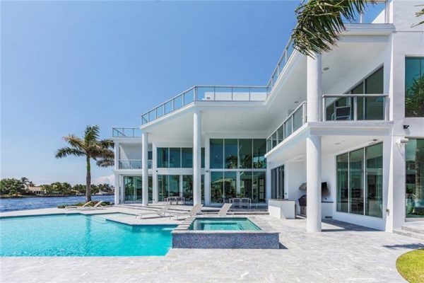 What are the Best Waterfront Point Lot homes in Fort Lauderdale?