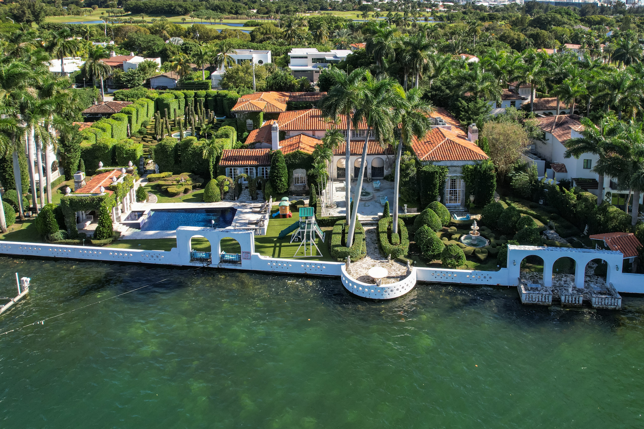 5 of the Best Miami Beach Waterfront Homes for Sale with useful links to search directly for Miami Beach homes for sale Waterfront & dry lot.