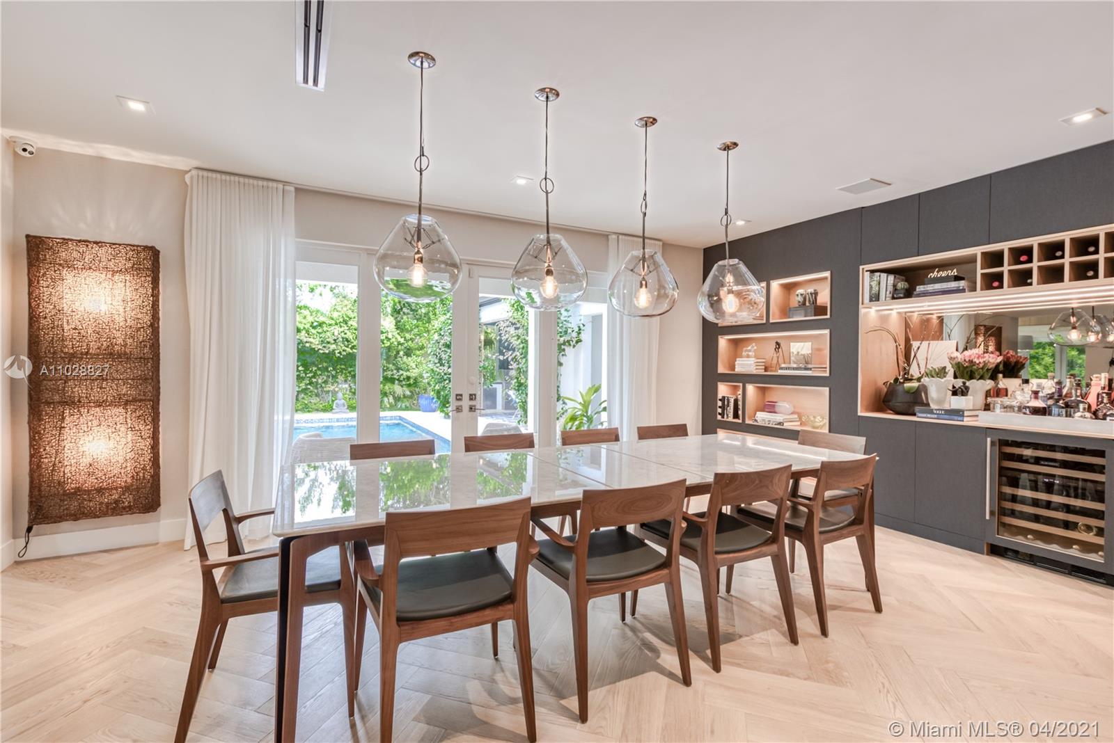 Selling Your Coral Gables Home | How to Capitalize on a Strong Market without Overpaying for your Next Home?