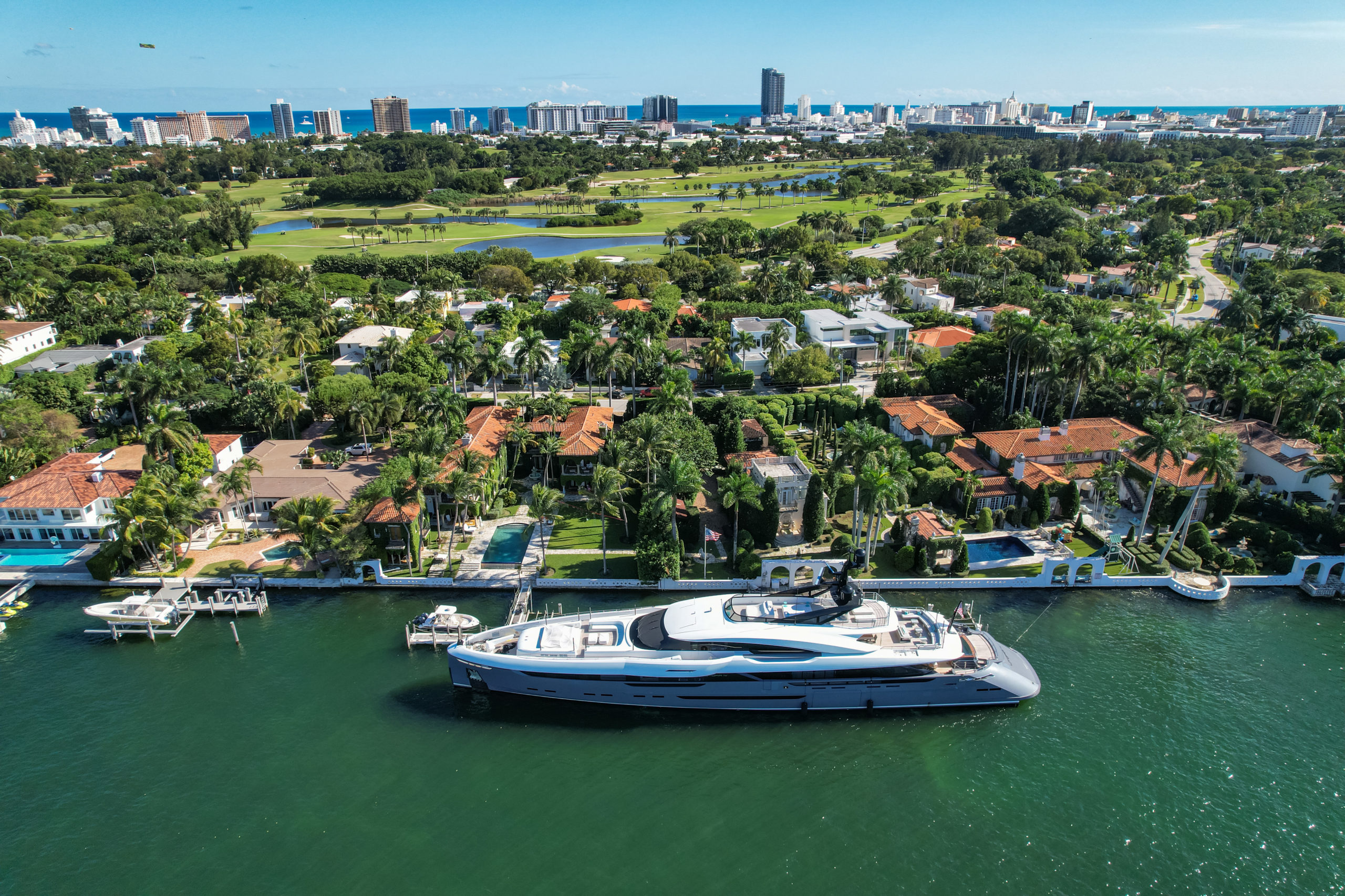 Angelenos are leaving Los Angeles for Miami | Comparing Luxury Markets, Lifestyles and Neighborhoods Angelenos are leaving Los Angeles for Miami | Comparing Luxury Markets, Lifestyles and Neighborhoods