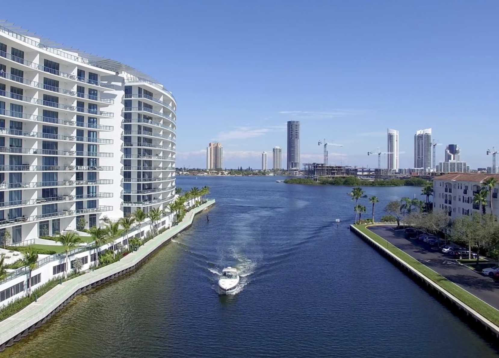 What are the Top 5 Aventura Luxury Condos? A curated look at Aventura’s best luxury condos, analyzing lifestyles, floor plans & performance.