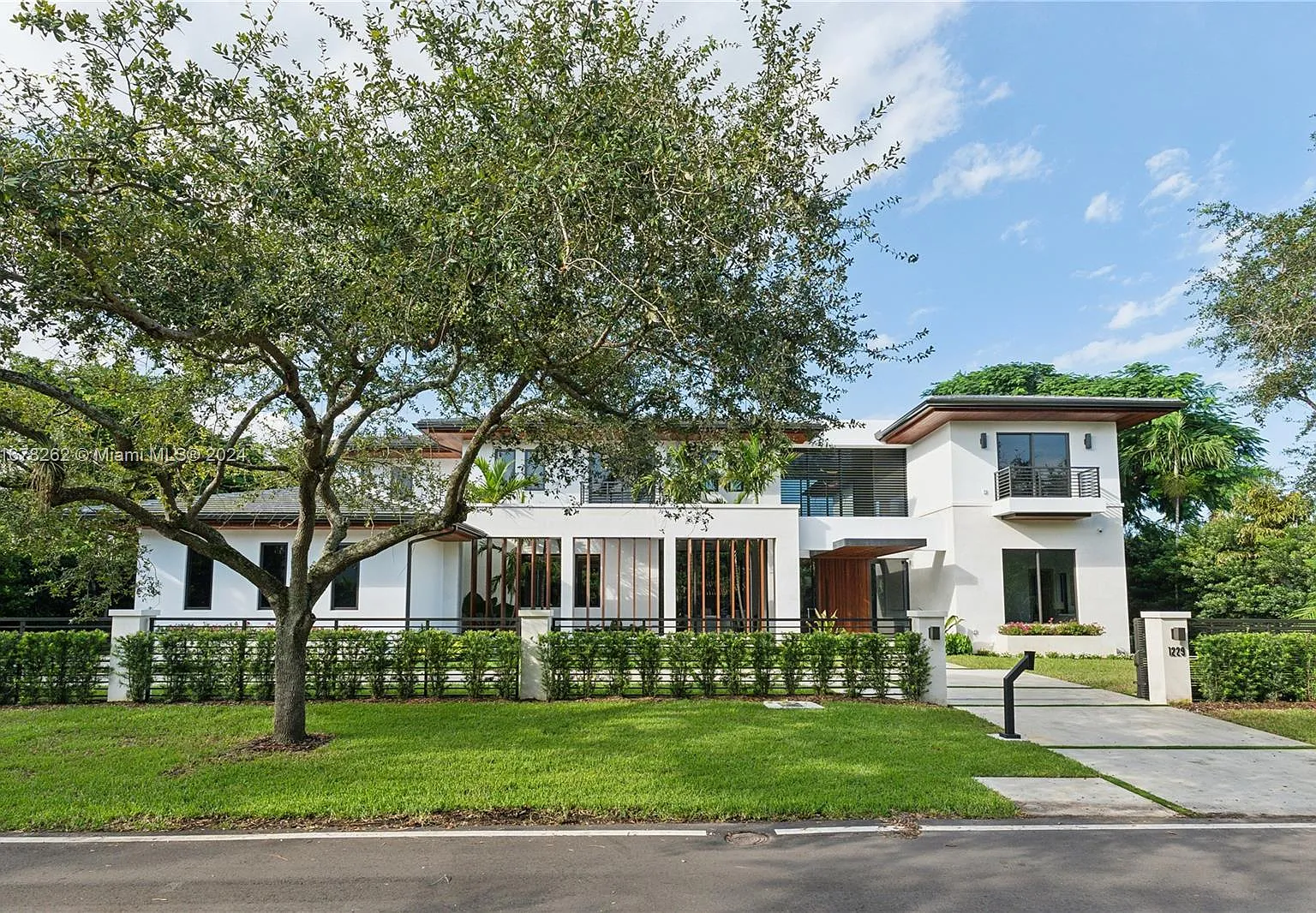 93c4ec3010e59ed1db23815bcd113684-cc_ft_1536