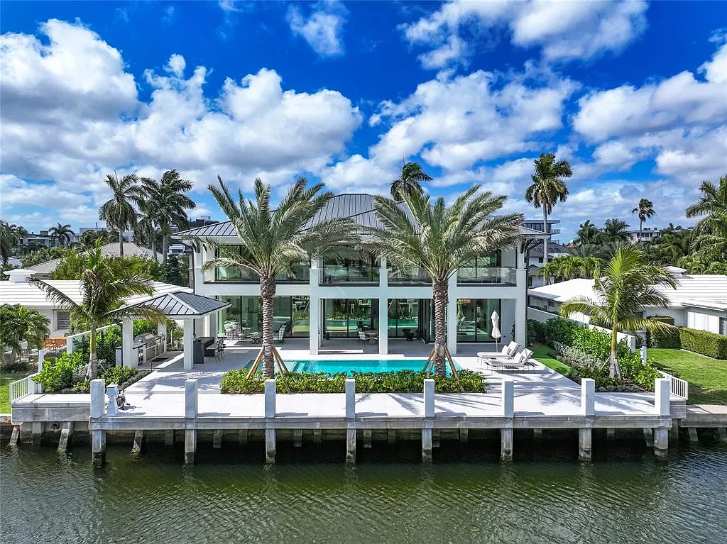 Luxury waterfront home for sale in Fort Lauderdale with private dock, pool and deep-water canal access Luxury waterfront home for sale in Fort Lauderdale with private dock, pool and deep-water canal access