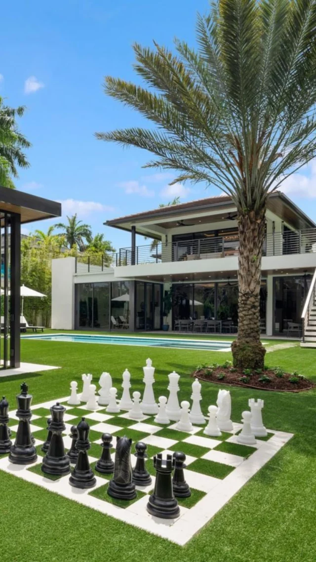 Smart Living Meets North Pinecrest Luxury
📍6031 SW 88th St

💰 $7,695,000
🛏️ 6 Beds | 🛁 5 Full + 2 Half Baths
🏡 6,767 SF Interior | 16,687 SF Lot

Built in 2023, this modern canal-front smart home checks every box — elevator, car lift, steam sauna, and a full-on private theater.
Host effortlessly in your resort-style backyard featuring an oversized pool, covered gazebo, and a full pickleball/basketball court.

Inside, enjoy a designer kitchen, bar, custom built-ins, and a spa-style primary suite with steam shower and sauna.
This is the ultimate entertainer’s home — and it’s minutes from Miami’s top schools, parks, and town centers.

💫 Interested in this property? Contact us for a full feature list or to schedule a private tour.

👤 David Siddons
📧 david@siddonsgroup.com
📲 305 508 0899
@davidsiddonsgroup | luxlifemiamiblog.com

#SouthMiamiRealEstate #SmartHomeMiami #DavidSiddonsGroup #MiamiLuxuryRealEstate #MiamiModernHomes #PickleballLife #LuxuryBackyardGoals #MiamiRealtor